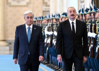 В Акорде состоялась официальная церемония встречи Президента Азербайджана, прибывшего в Казахстан с государственным визитом