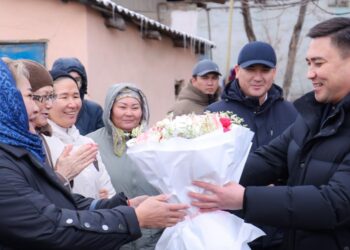 ЗЕЛЁНАЯ БАЛКА: СЕМЬИ ВЕТХОГО ЖИЛЬЯ ПЕРЕСЕЛИЛИ В ШЫМКЕНТЕ