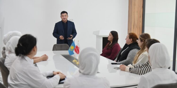«Сайрам нан» ұжымында жаңа Конституция түсіндірілді
