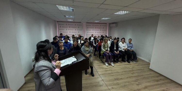 Шымкент: QazaqGaz Aimaq ұжымымен Жаңа Конституция жобасы талқыланды