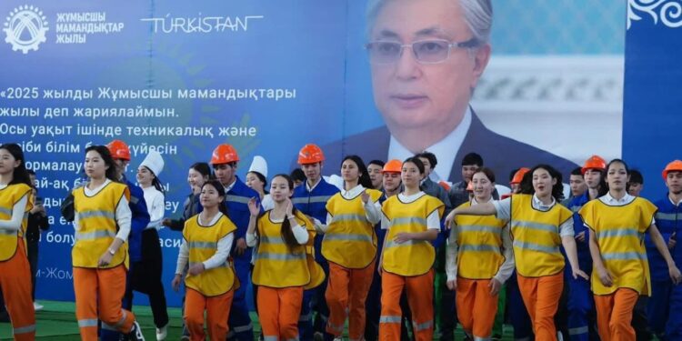 В ТУРКЕСТАНСКОЙ ОБЛАСТИ ЗА 8 ЛЕТ СОЗДАНО БОЛЕЕ 977 ТЫСЯЧ РАБОЧИХ МЕСТ